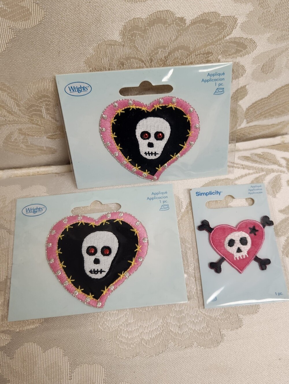 Girly Skull and Crossbones Hearts – Embroidered Iron on Patch / Appliqués